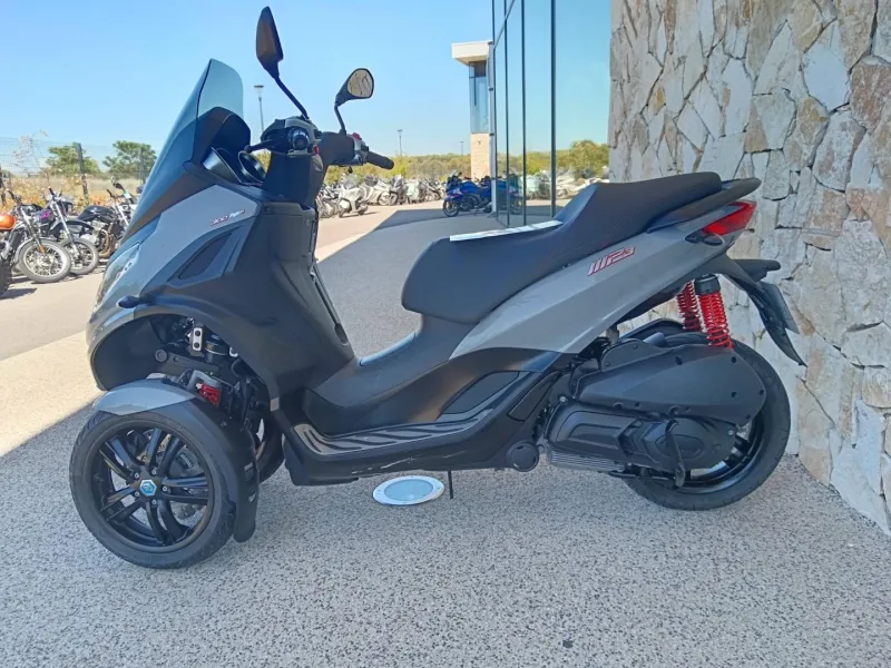 PIAGGIO 300 HPE