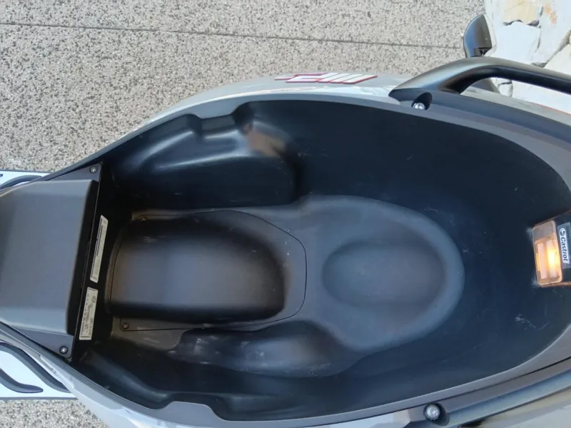 PIAGGIO 300 HPE