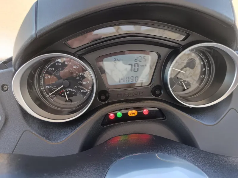 PIAGGIO 300 HPE