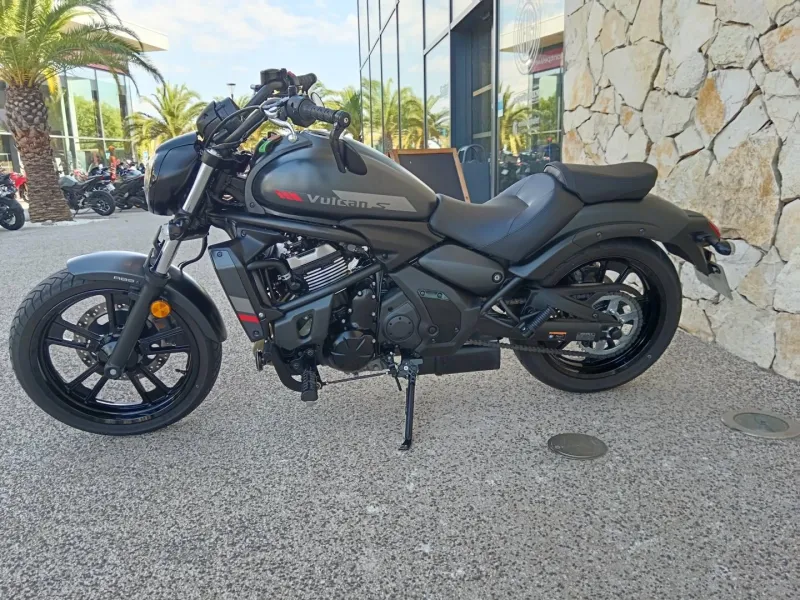 KAWASAKI S 650 2024