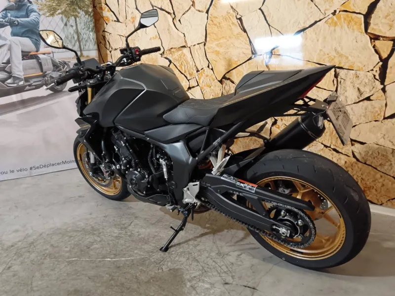 HONDA 1000 HORNET SP .