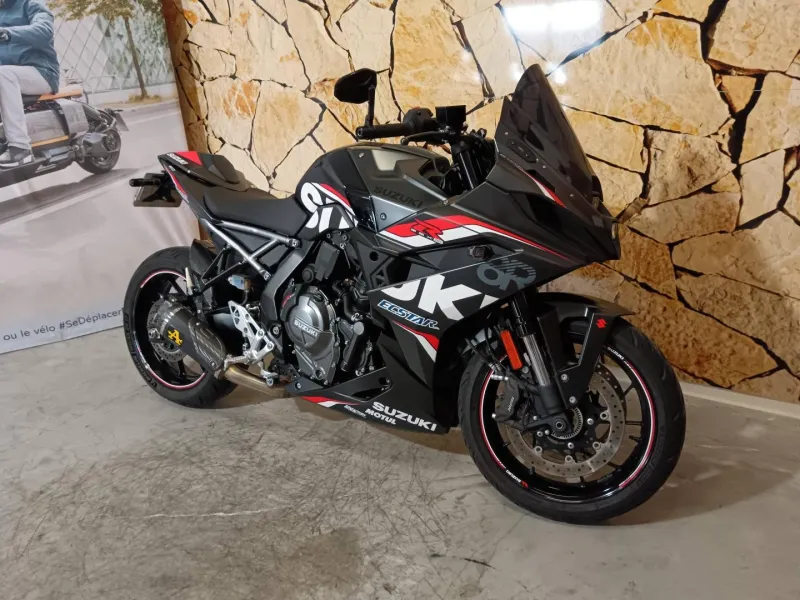 SUZUKI GSX-8R 800