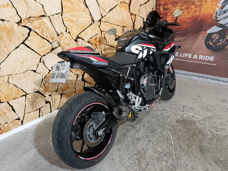 SUZUKI GSX-8R 800