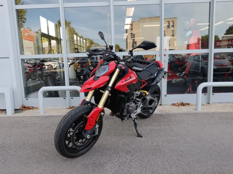 DUCATI V2