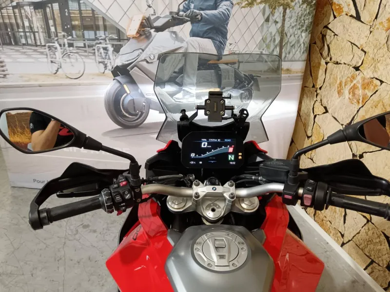 BMW 900 XR .