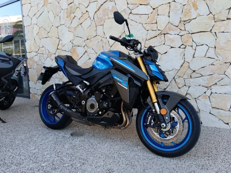 SUZUKI 1000 2026 + options. (GSXS)