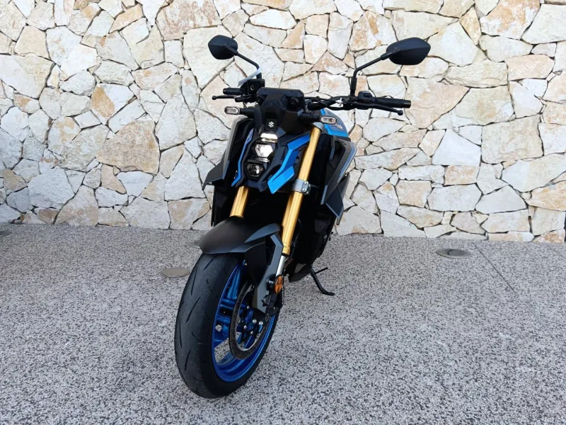 SUZUKI 1000 2026 + options. (GSXS)