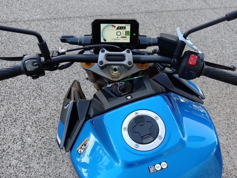 SUZUKI 1000 2026 + options. (GSXS)