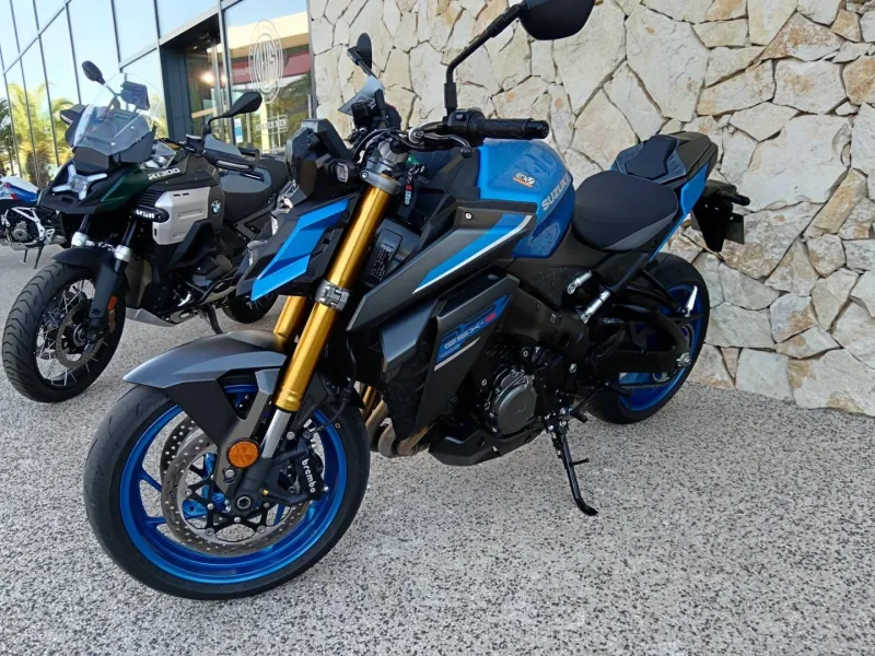 SUZUKI 1000 2026 + options. (GSXS)