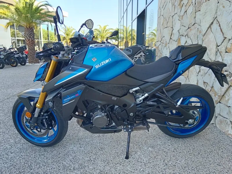 SUZUKI 1000 2026 + options. (GSXS)