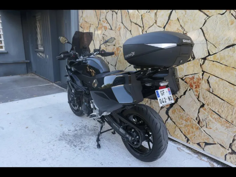 BMW 900 XR A2 Style Triple Black Finition Pro + Options ( F900XR )