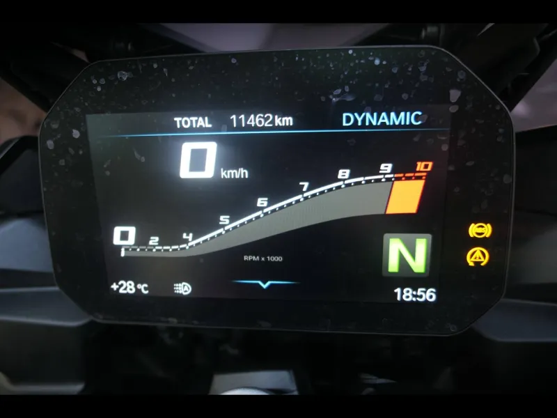 BMW 900 XR A2 Style Triple Black Finition Pro + Options ( F900XR )