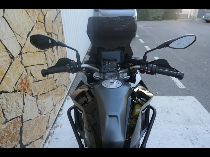 BMW 900 XR A2 Style Triple Black Finition Pro + Options ( F900XR )