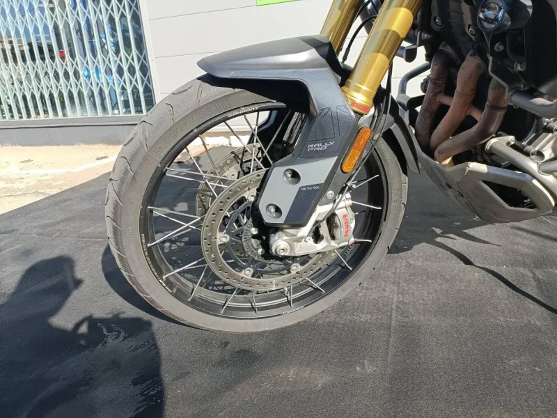 TRIUMPH 1200 Rally Pro REVISEE