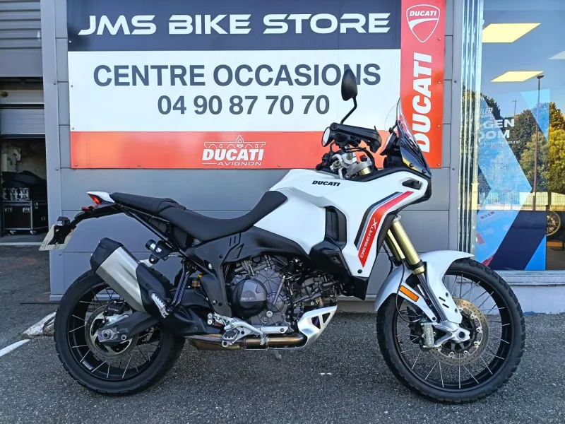 DUCATI V2 1ERE MAIN / GTIE 07/08/2030