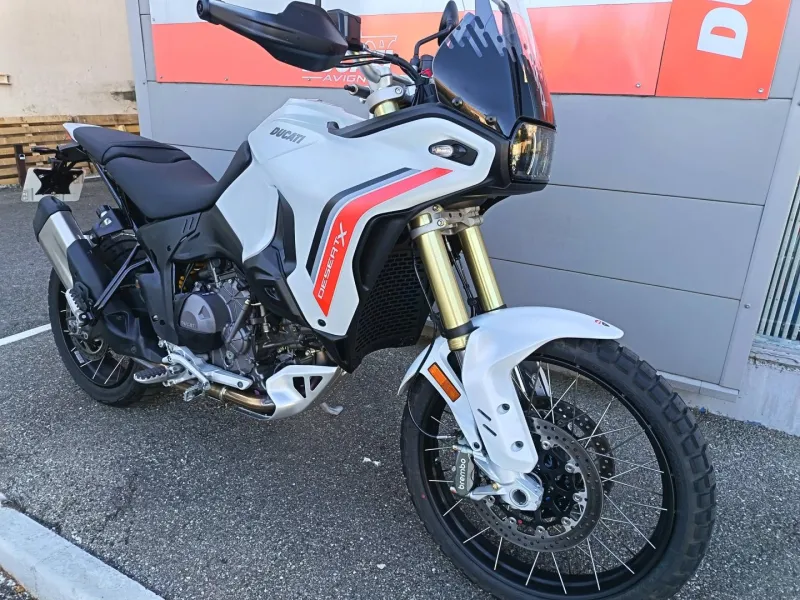DUCATI V2 1ERE MAIN / GTIE 07/08/2030