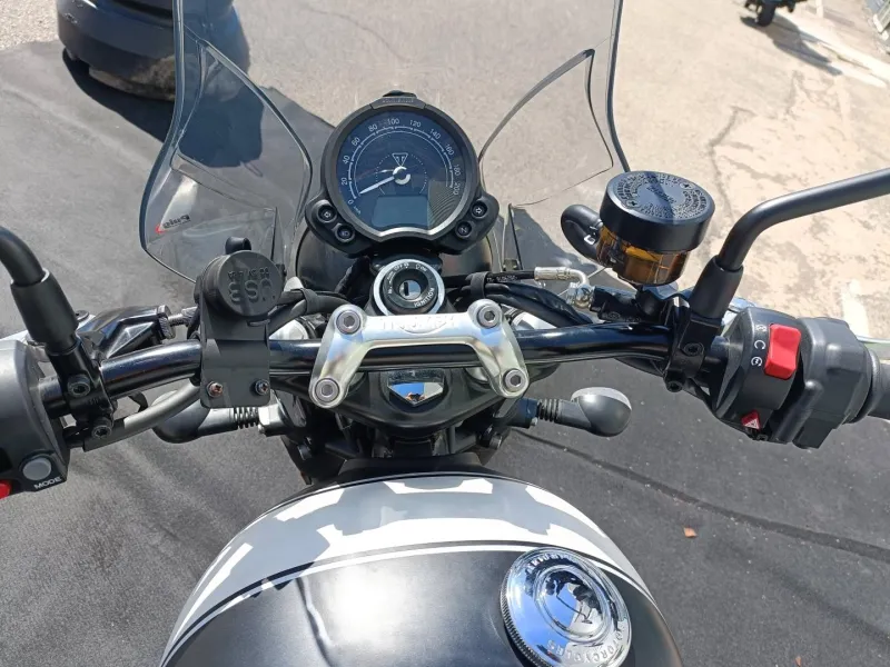 TRIUMPH 900 BRIDER A2 PNEUS NEUF REVISEE