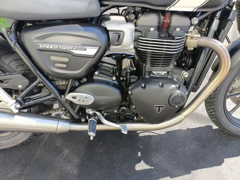 TRIUMPH 900 BRIDER A2 PNEUS NEUF REVISEE
