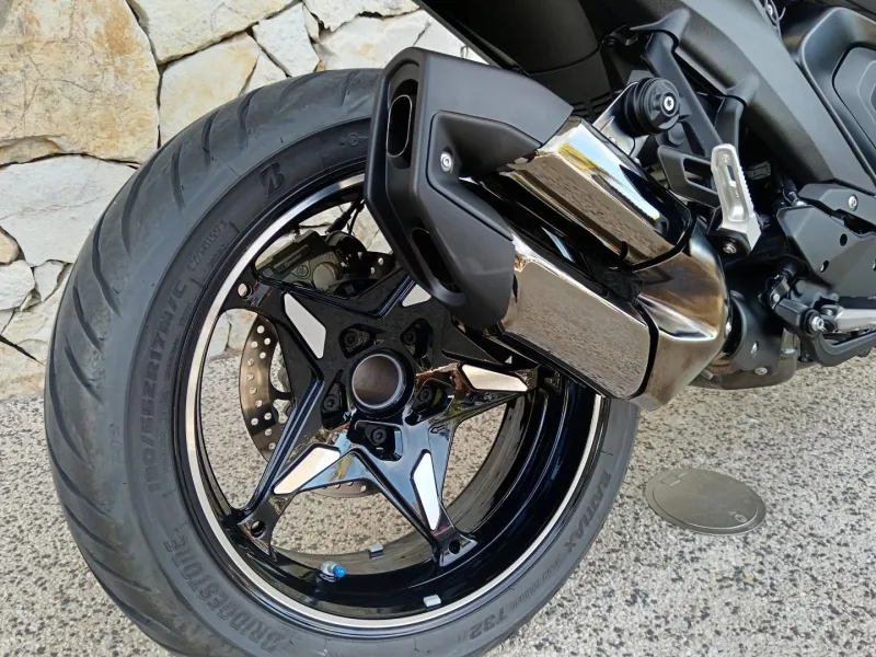BMW 1300 R FULL PACK ET 719