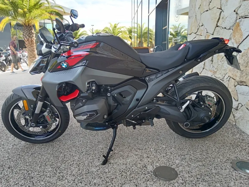 BMW 1300 R FULL PACK ET 719