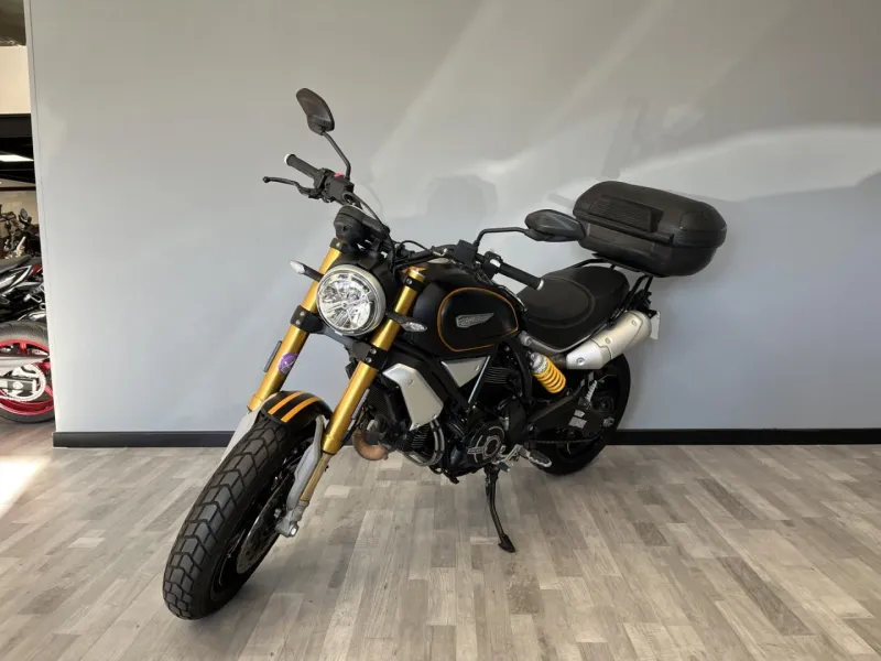 DUCATI 1100