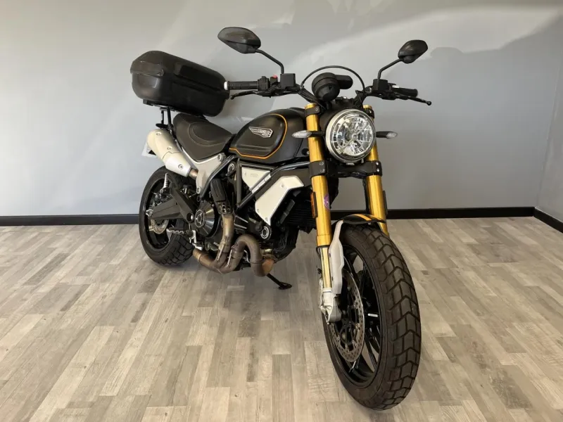 DUCATI 1100