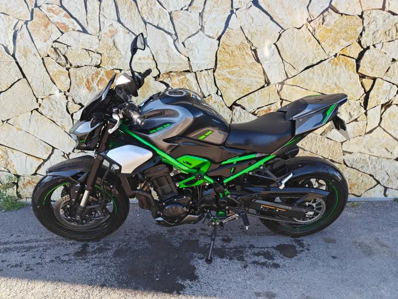 KAWASAKI 900 (Z900)