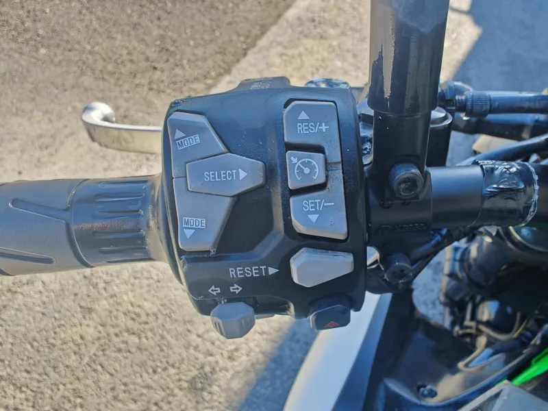 KAWASAKI 900 (Z900)