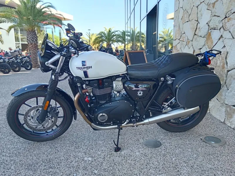 TRIUMPH 900 ABS beaucoup options