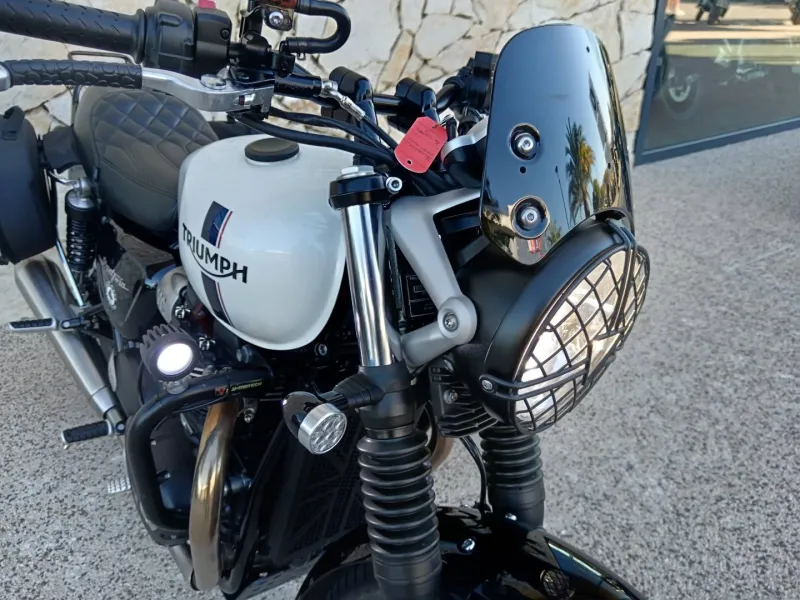 TRIUMPH 900 ABS beaucoup options