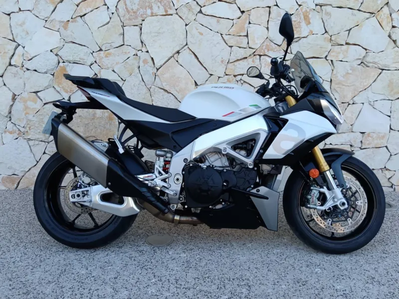 APRILIA 1100 V4 Euro 5 175cv 1er main