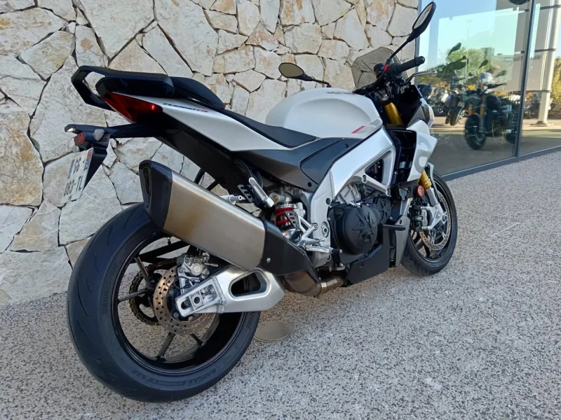 APRILIA 1100 V4 Euro 5 175cv 1er main
