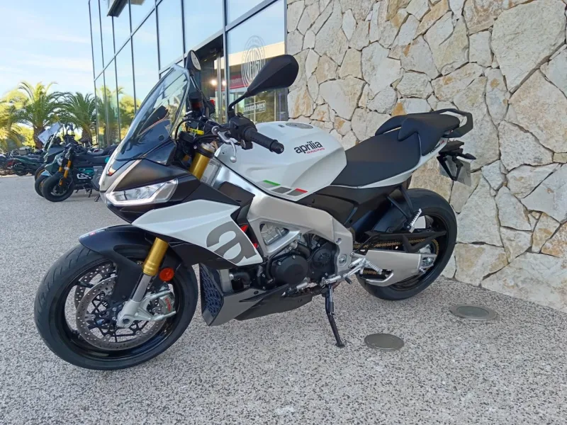 APRILIA 1100 V4 Euro 5 175cv 1er main