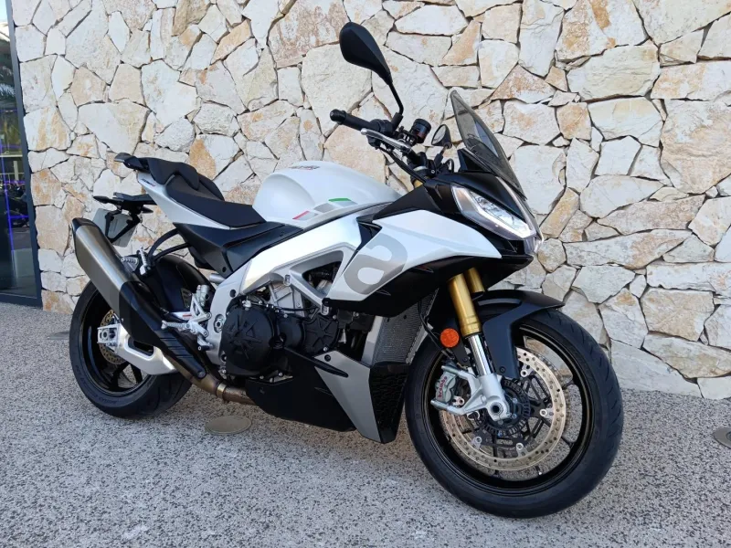 APRILIA 1100 V4 Euro 5 175cv 1er main