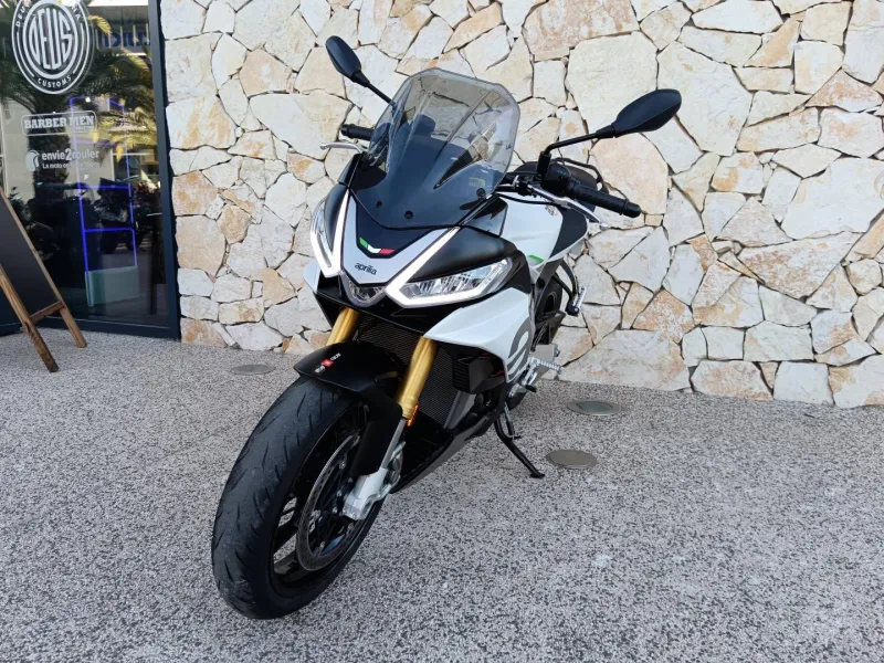 APRILIA 1100 V4 Euro 5 175cv 1er main