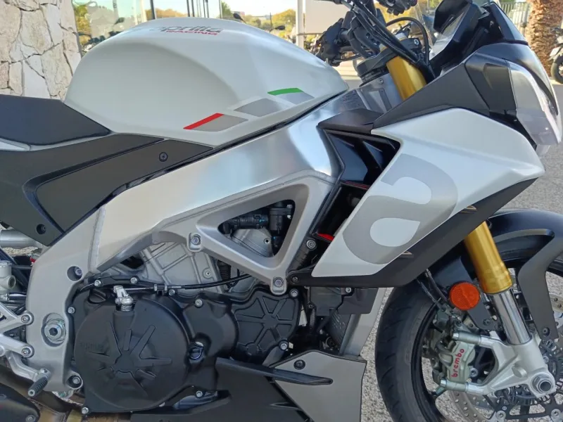 APRILIA 1100 V4 Euro 5 175cv 1er main