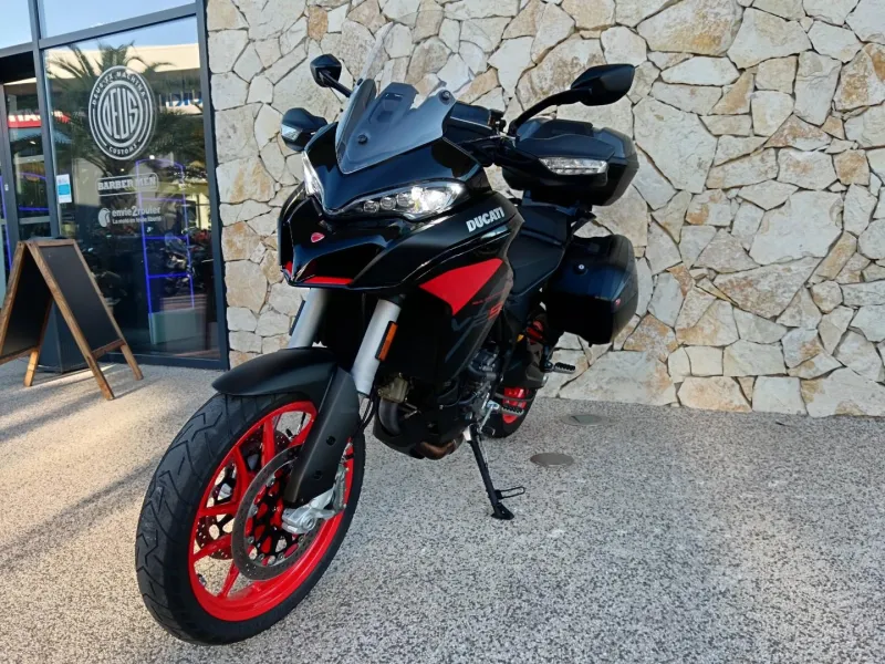 DUCATI V2 S Travel