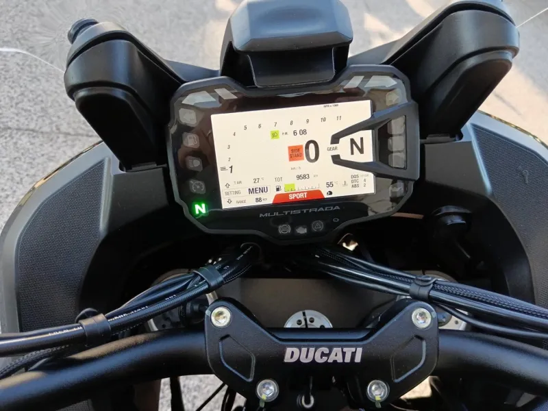 DUCATI V2 S Travel