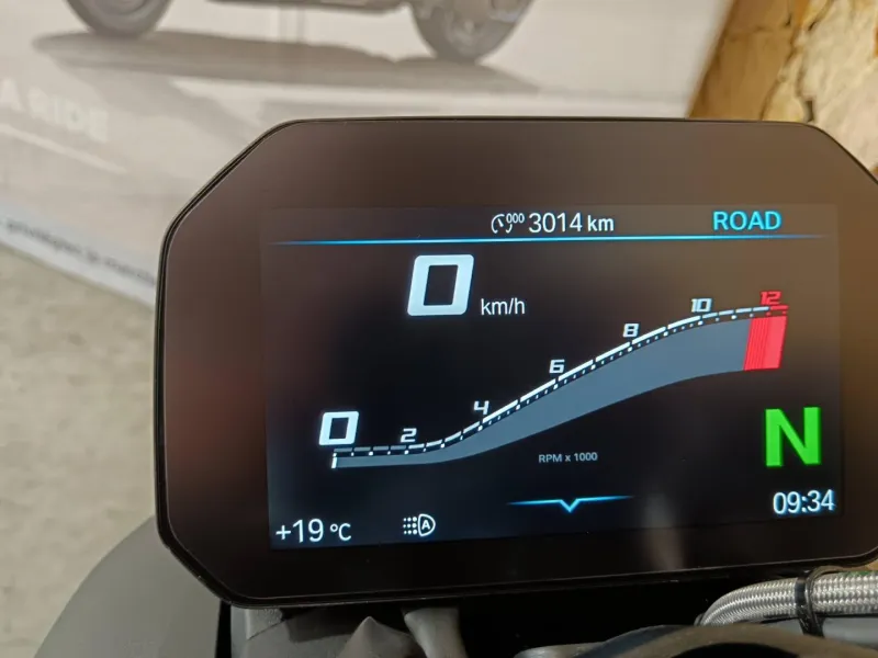 BMW 1000 R 2025