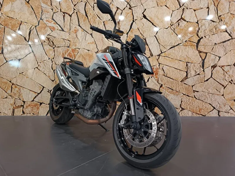 KTM Duke 790