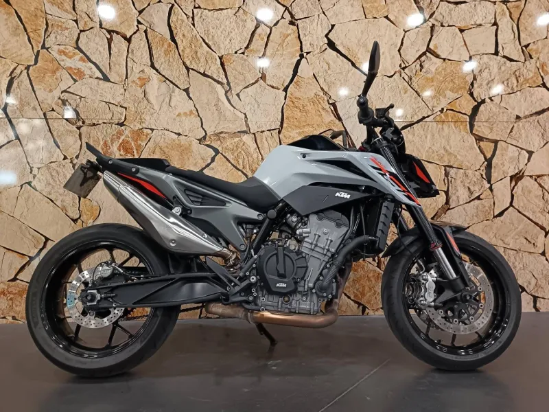KTM Duke 790