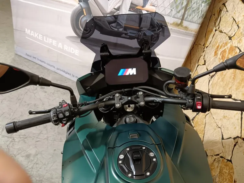 BMW M 1000 XR