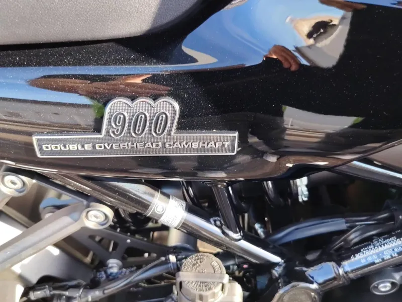 KAWASAKI 900 RS Black Ball Edition 2026 1ER MAIN GAR 29/04/2030