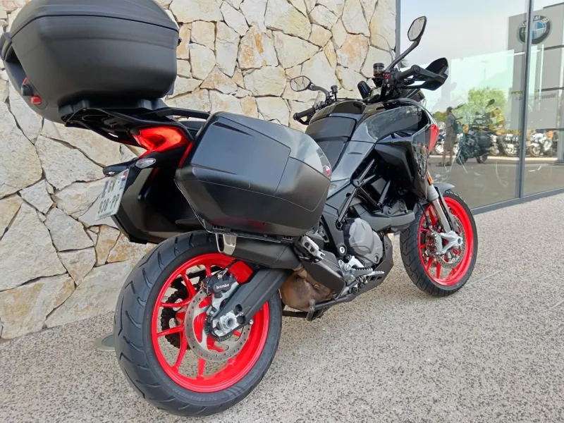 DUCATI V2 S Travel