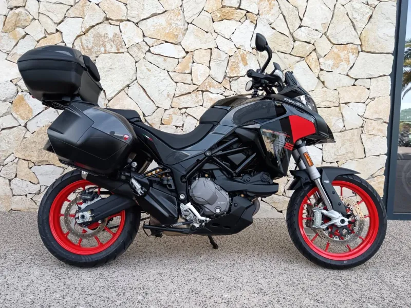 DUCATI V2 S Travel