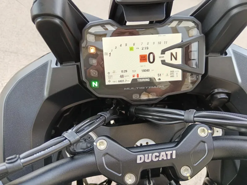 DUCATI V2 S Travel