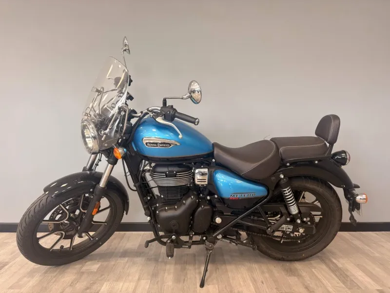 ROYAL ENFIELD Meteor 350 Supernova