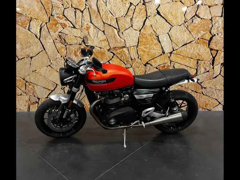 TRIUMPH Speed Twin 1200