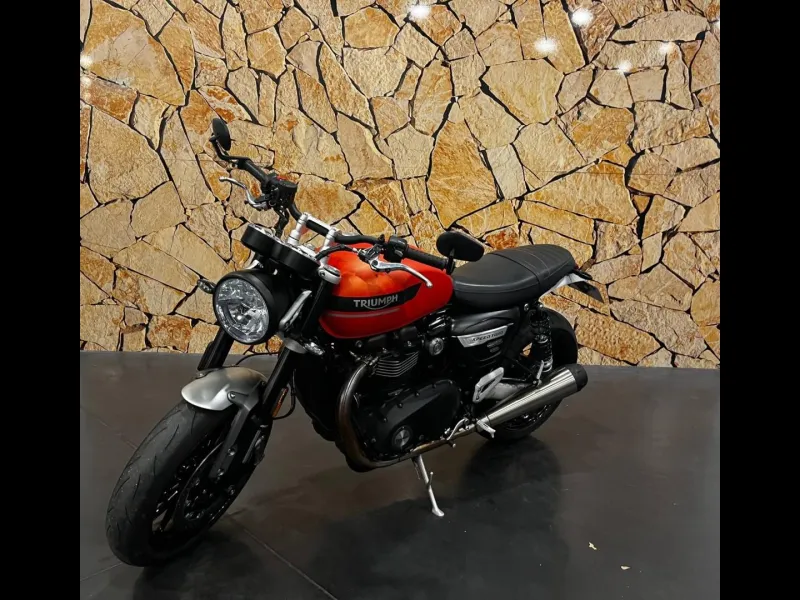 TRIUMPH Speed Twin 1200