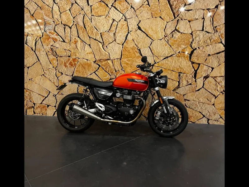 TRIUMPH Speed Twin 1200